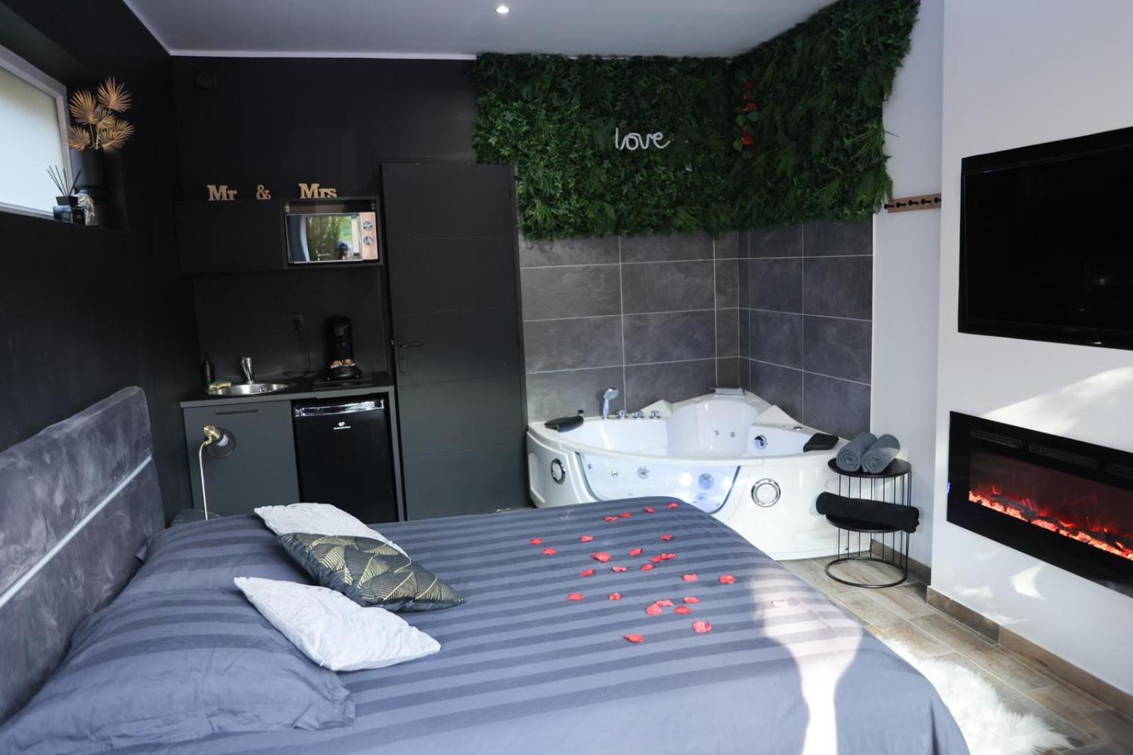 Loft, Studio And Love Rooms Bourg-Saint-Christophe Zimmer foto